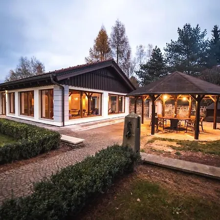 Luxusni Statek S Jedinecnym Wellness