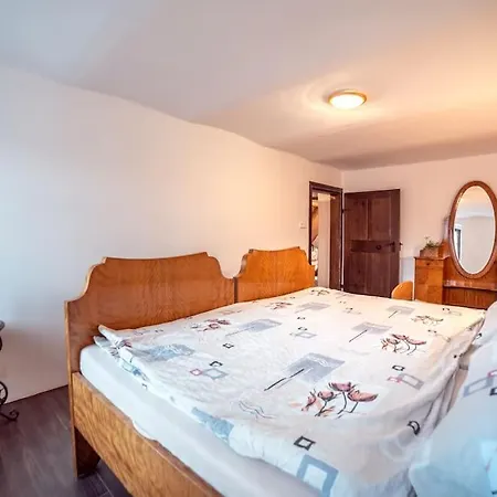 Luxusni Statek S Jedinecnym Wellness *